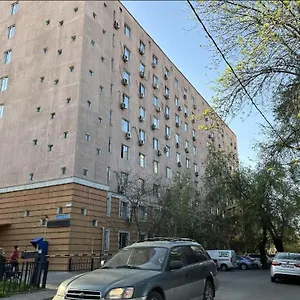 Studio In The City Center Апартаменты